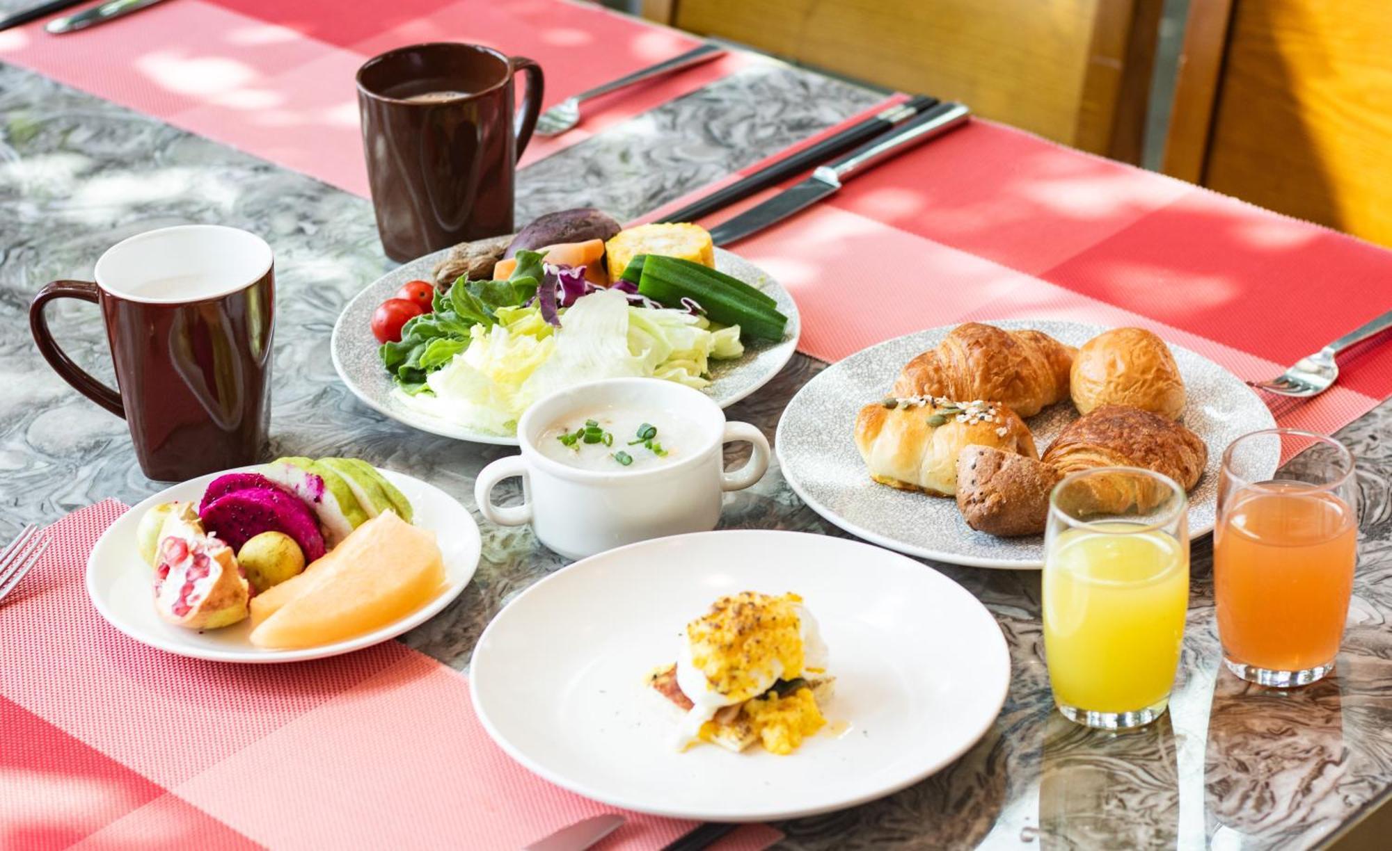 Doubletree By Hilton Longhua: Location Near Metro & Attractions Hotel