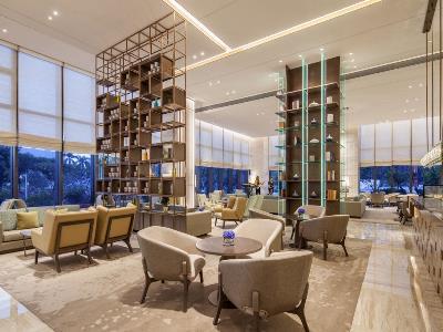 Hotel Doubletree By Hilton Longhua: Location Near Metro & Attractions
